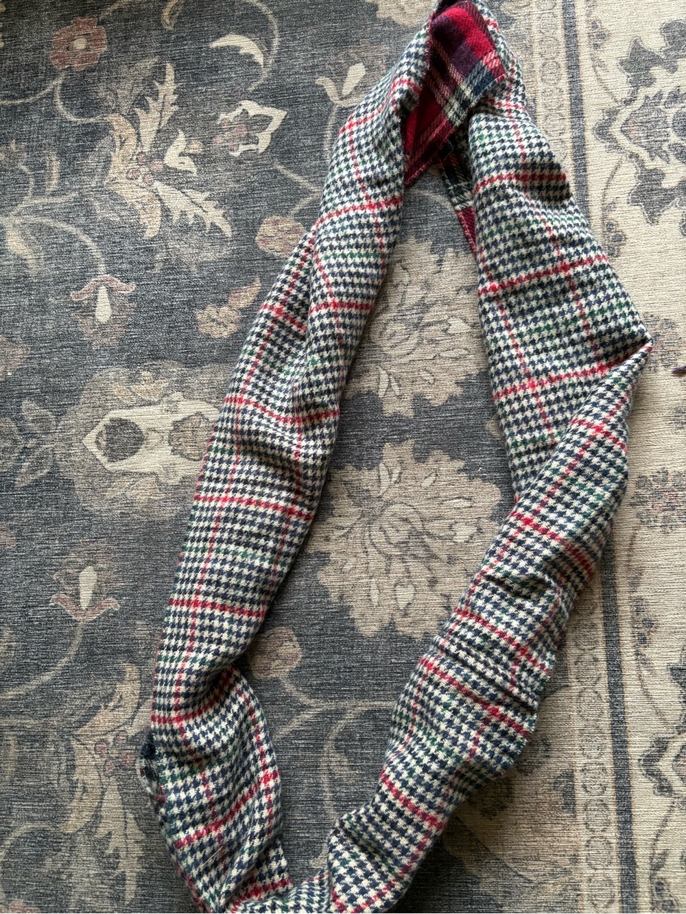 Fall/winter infinity scarf - Picture 4 of 4